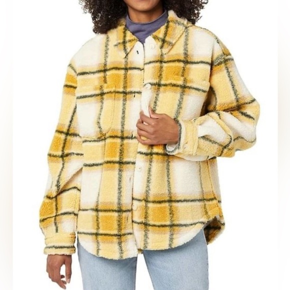 Bandier x Sincerely Jules, Women Aspen Sherpa Jacket in Amber Plaid Shac… - Picture 2 of 7